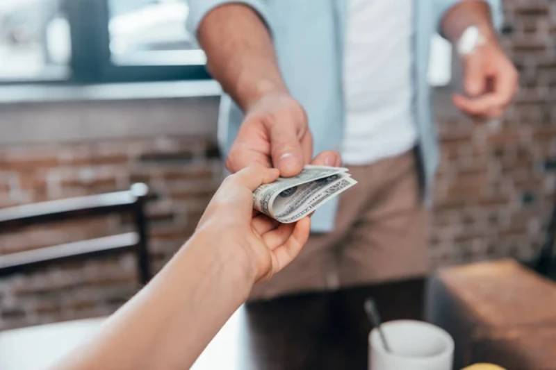 Nằm Mơ Thấy Đàn Ông Cho Tiền Đánh Số Gì Bao Ăn? 1 Nằm Mơ Thấy Đàn Ông Cho Tiền Đánh Số Gì Bao Ăn?